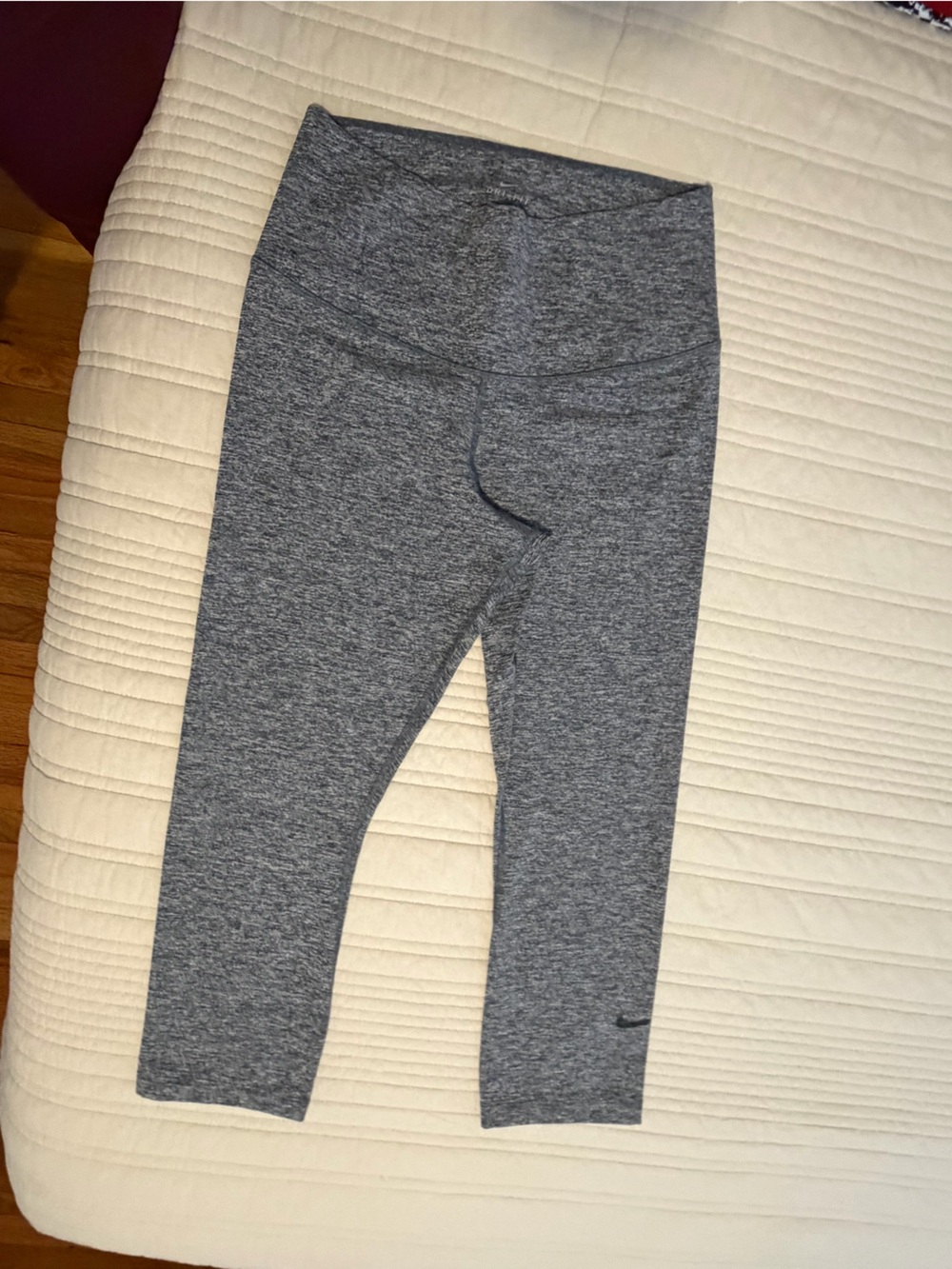 Nike Gray Heather Women's Leggings - Stretch Performance